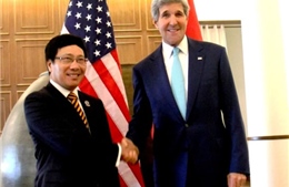 PTT Phạm Bình Minh gặp Ngoại trưởng Mỹ Kerry tại Myanmar